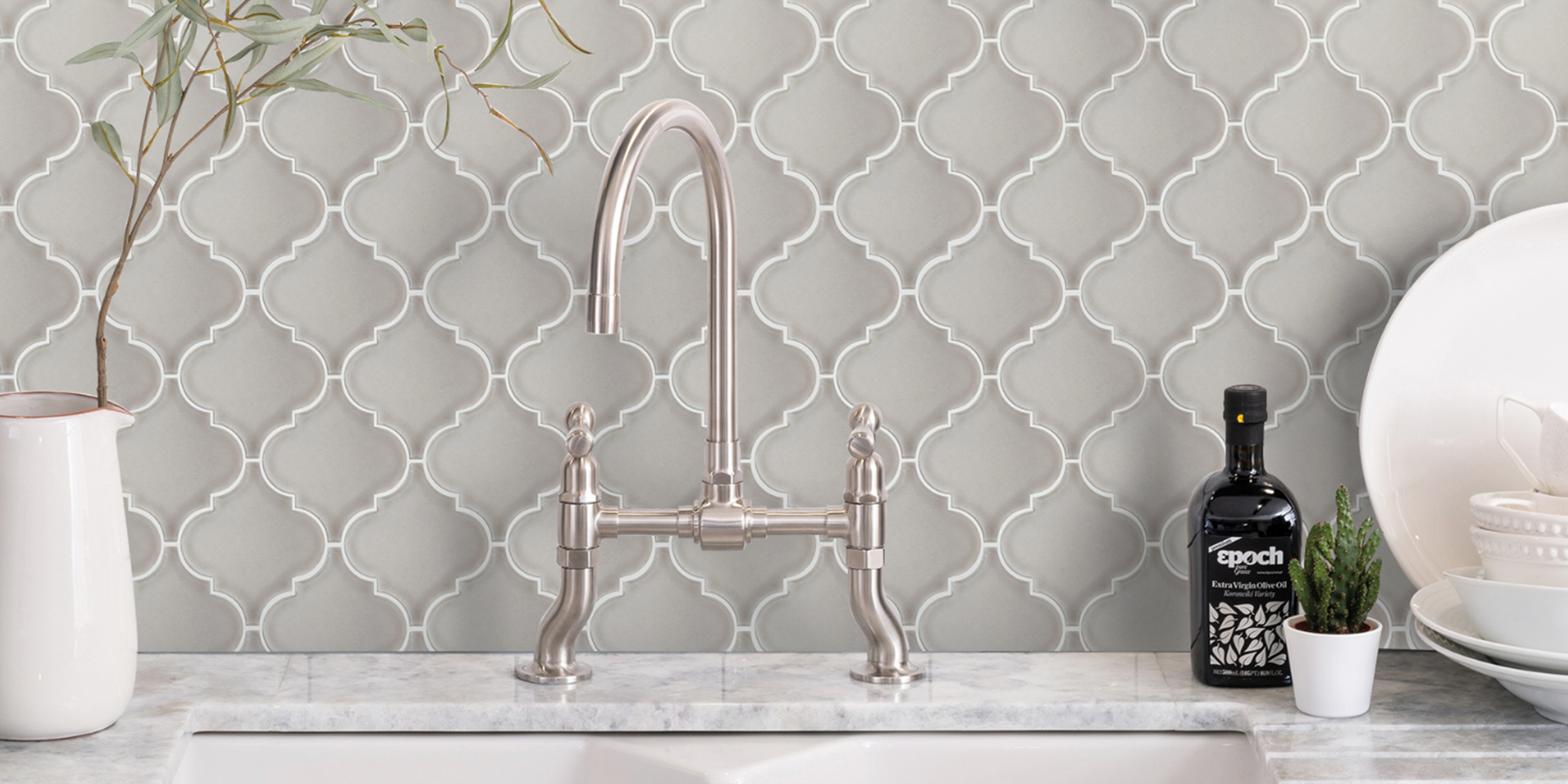 kitchen with backsplash